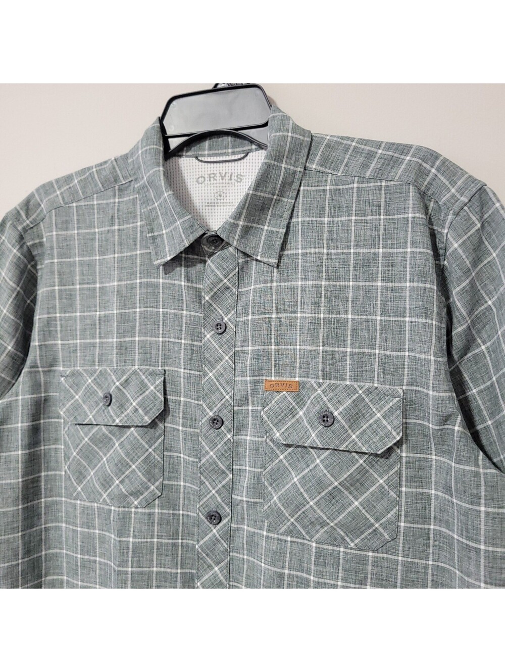 Orvis Button Up Shirt Mens M Gray Windowpane Plaid Short Sleeve Outdoors Pockets